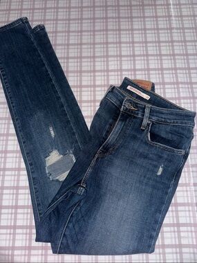 Levi's 721 Medium Indigo Distressed Skinny Jeans